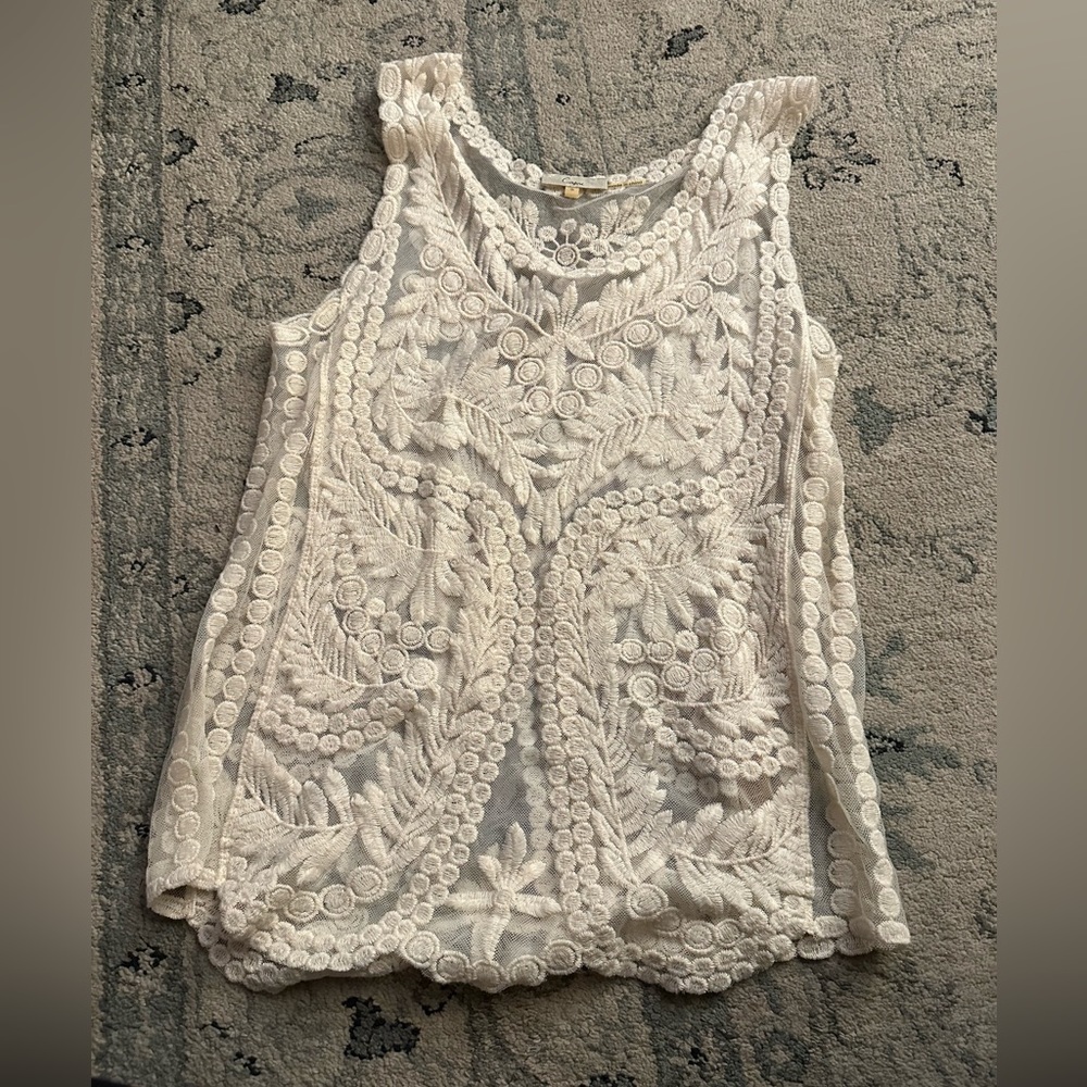 Flowy lace top - like new